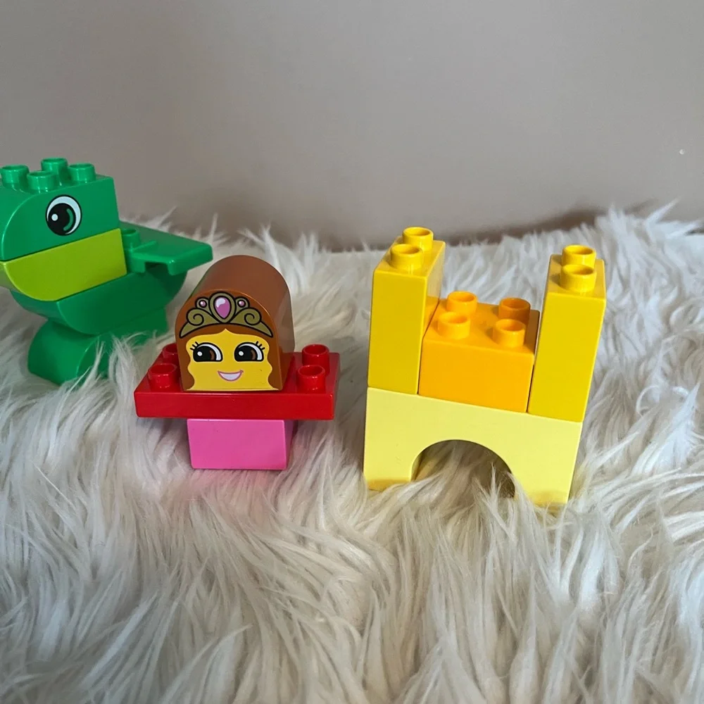 {Lego Duplo} A Fairy Tale Lego Set with Additional Vehicles